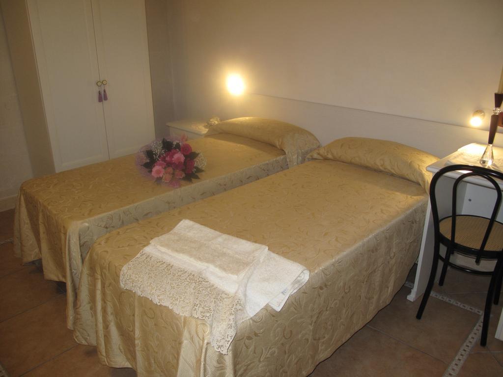 Marilyn Hotel Laterza Ngoại thất bức ảnh